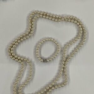Elegant Pearl Necklace and Bracelet Set
